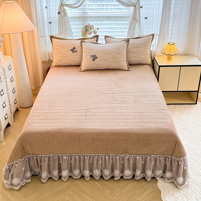 91家纺网 家纺一手货源 找家纺 （总）韩约家纺 2025新款雕花牛奶绒法式床盖款四件套