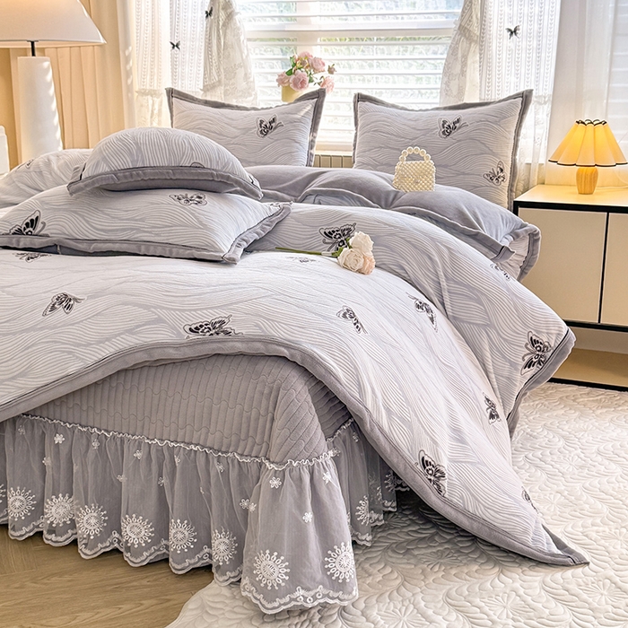 91家纺网 家纺一手货源 找家纺 （总）韩约家纺 2025新款雕花牛奶绒法式床盖款四件套