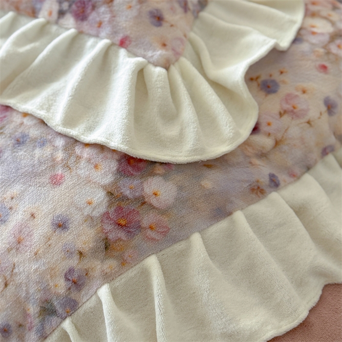 91家纺网 家纺一手货源 找家纺 潘朵拉家纺 2025全消光牛奶绒数码印花款四件套 粉紫花韵