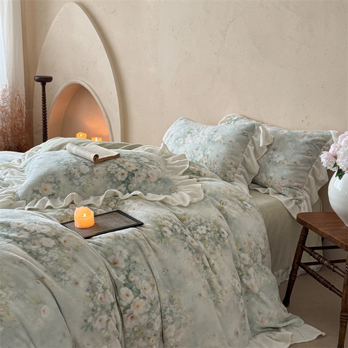 91家纺网 家纺一手货源 找家纺 潘朵拉家纺 2025全消光牛奶绒数码印花款四件套 绿汀