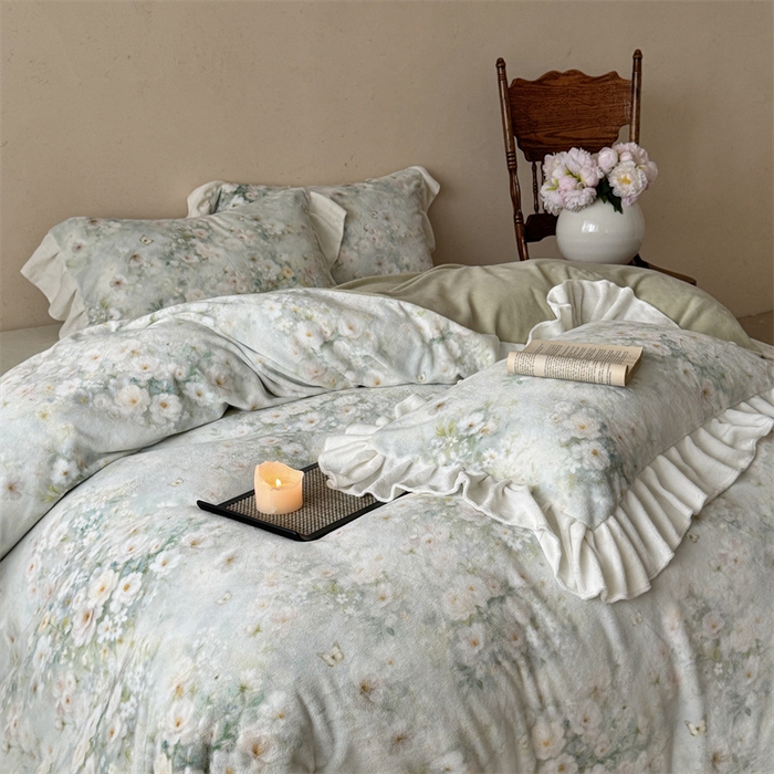 91家纺网 家纺一手货源 找家纺 潘朵拉家纺 2025全消光牛奶绒数码印花款四件套 绿汀