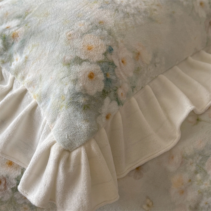 91家纺网 家纺一手货源 找家纺 潘朵拉家纺 2025全消光牛奶绒数码印花款四件套 绿汀