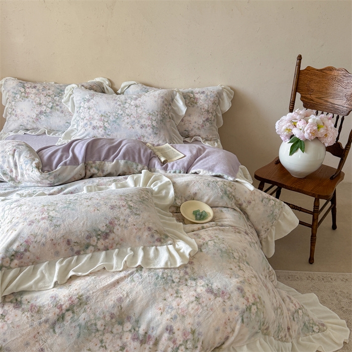 91家纺网 家纺一手货源 找家纺 潘朵拉家纺 2025全消光牛奶绒数码印花款四件套 梦溪花影