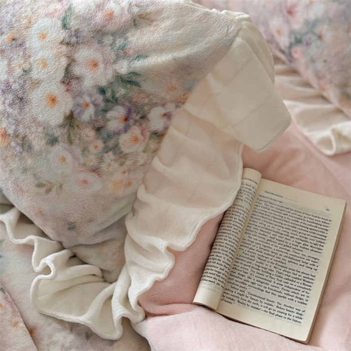 91家纺网 家纺一手货源 找家纺 潘朵拉家纺 2025全消光牛奶绒数码印花款四件套 梦屿繁花