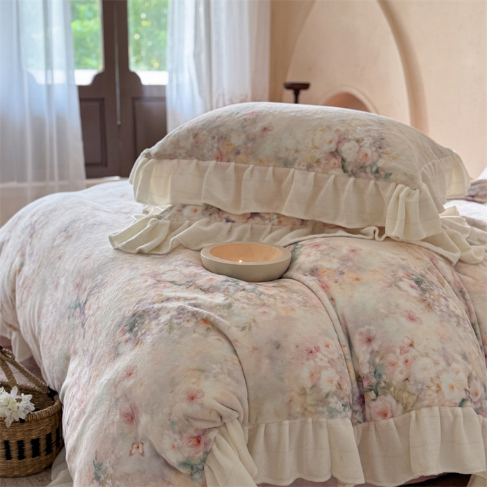 91家纺网 家纺一手货源 找家纺 潘朵拉家纺 2025全消光牛奶绒数码印花款四件套 梦屿繁花