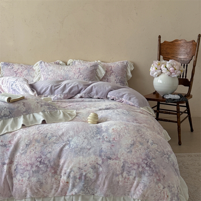 91家纺网 家纺一手货源 找家纺 潘朵拉家纺 2025全消光牛奶绒数码印花款四件套 薰衣幽梦