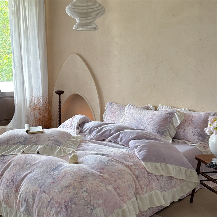 91家纺网 家纺一手货源 找家纺 潘朵拉家纺 2025全消光牛奶绒数码印花款四件套 薰衣幽梦