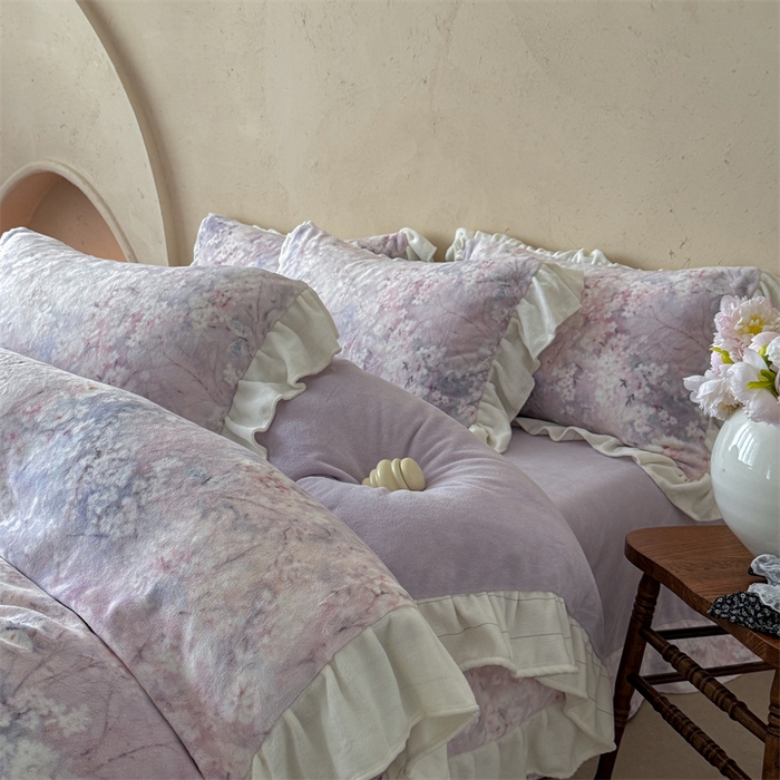 91家纺网 家纺一手货源 找家纺 潘朵拉家纺 2025全消光牛奶绒数码印花款四件套 薰衣幽梦