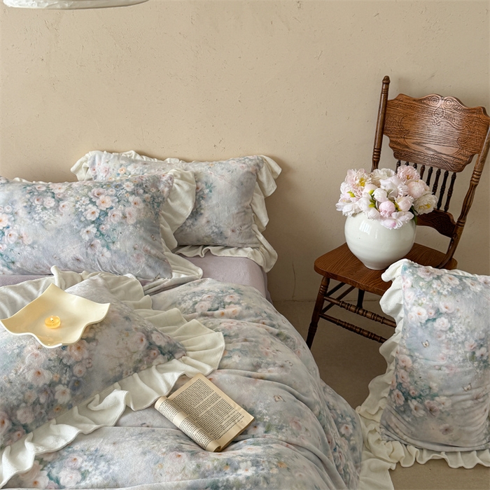 91家纺网 家纺一手货源 找家纺 潘朵拉家纺 2025全消光牛奶绒数码印花款四件套 紫韵幽梦