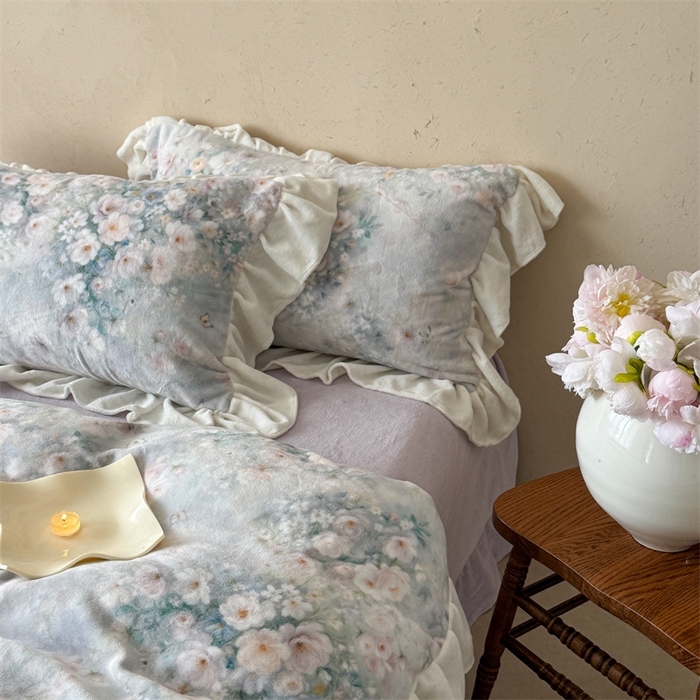 91家纺网 家纺一手货源 找家纺 潘朵拉家纺 2025全消光牛奶绒数码印花款四件套 紫韵幽梦