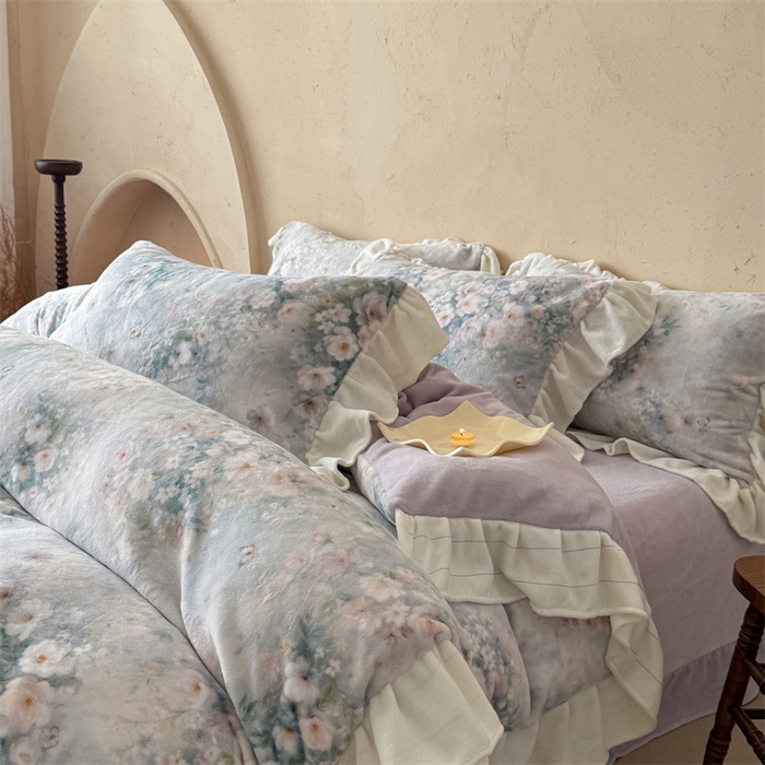 91家纺网 家纺一手货源 找家纺 潘朵拉家纺 2025全消光牛奶绒数码印花款四件套 紫韵幽梦