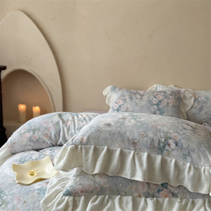 91家纺网 家纺一手货源 找家纺 潘朵拉家纺 2025全消光牛奶绒数码印花款四件套 紫韵幽梦