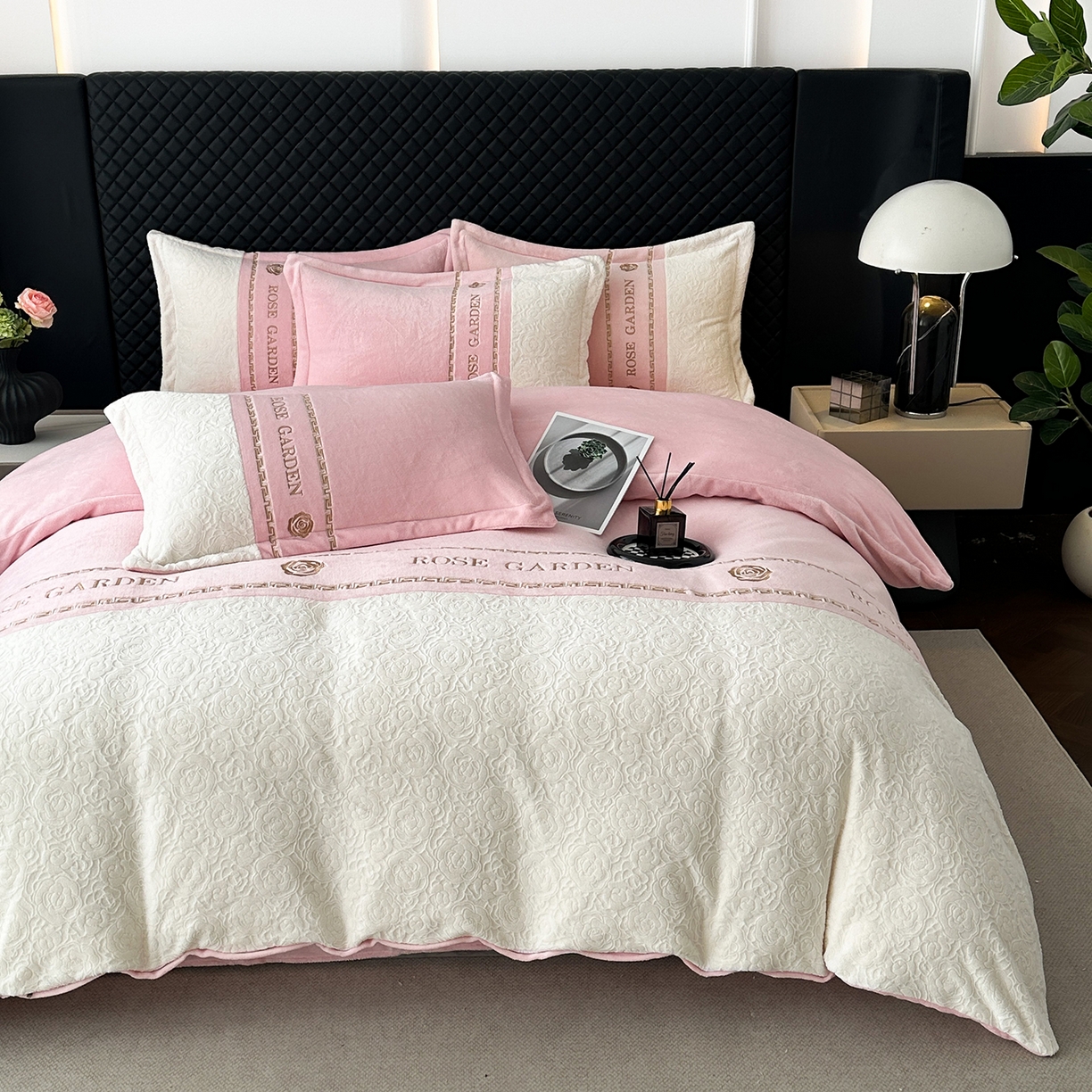 91家纺网 家纺一手货源 找家纺 （总）沐棉家居 2025新款字母刺绣雕花牛奶绒四件套