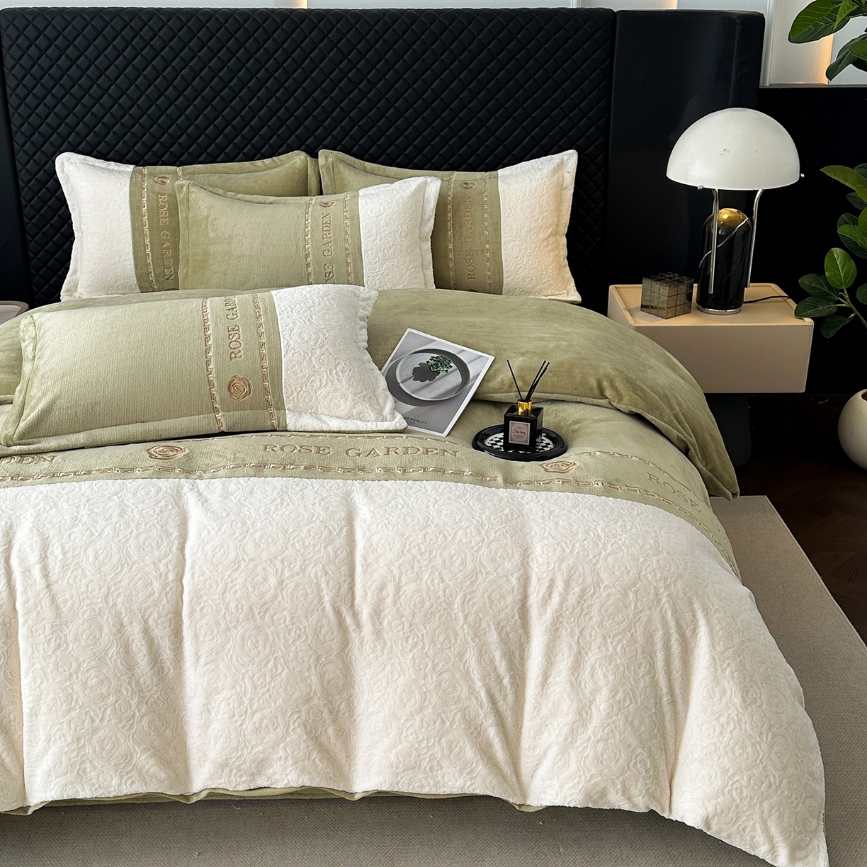 91家纺网 家纺一手货源 找家纺 沐棉家居 2025新款字母刺绣雕花牛奶绒四件套 花园·绿