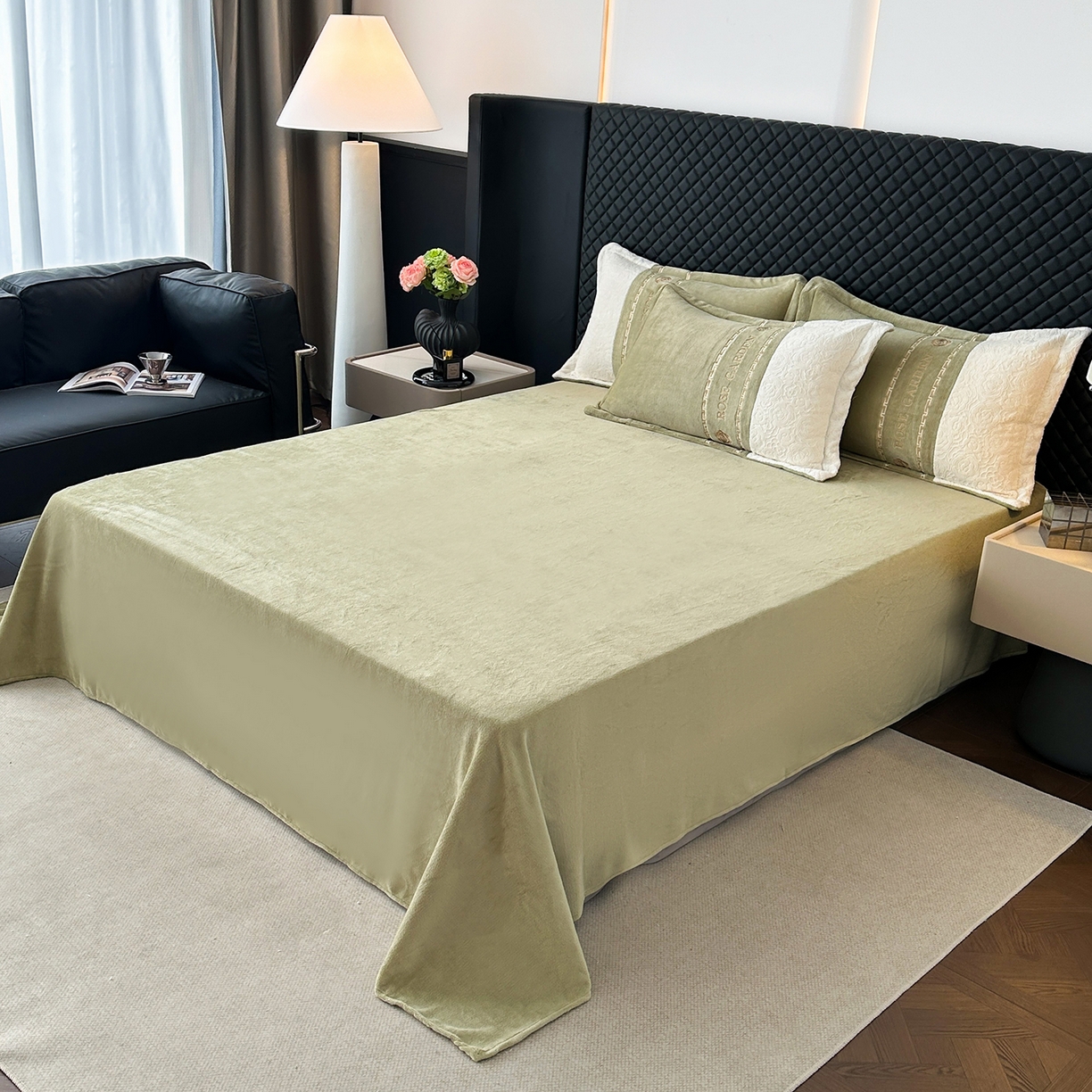 91家纺网 家纺一手货源 找家纺 沐棉家居 2025新款字母刺绣雕花牛奶绒四件套 花园·绿