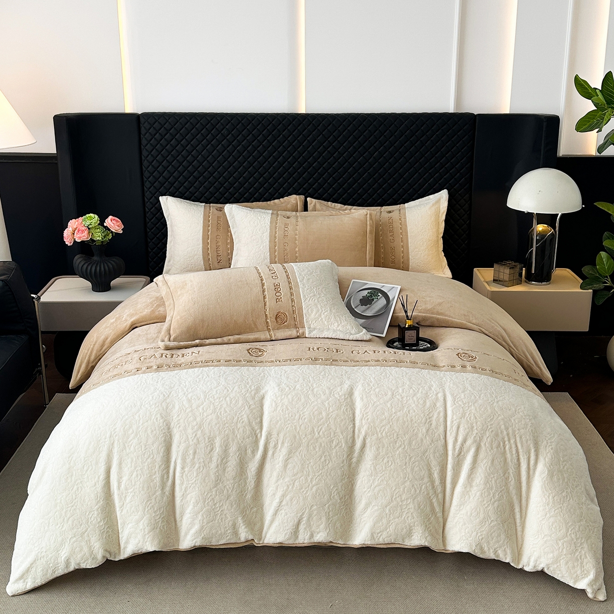 91家纺网 家纺一手货源 找家纺 沐棉家居 2025新款字母刺绣雕花牛奶绒四件套 花园·奶咖