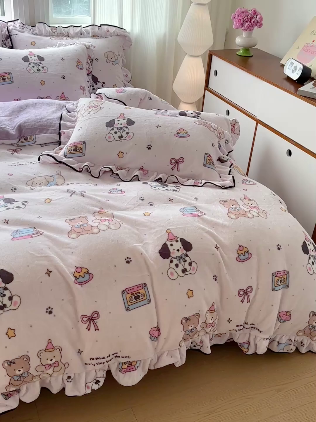 91家纺网 家纺一手货源 找家纺 （总）简一 2025新款牛奶绒花边床盖四件套