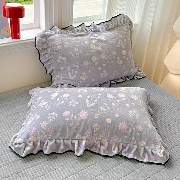 91家纺网 家纺一手货源 找家纺 简一 2025新款牛奶绒花边床盖四件套 浪漫花语