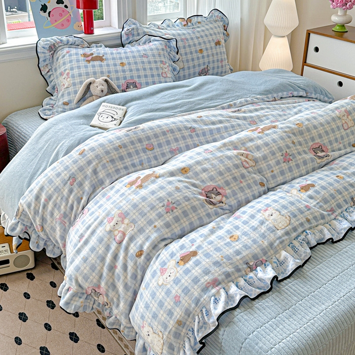 91家纺网 家纺一手货源 找家纺 简一 2025新款牛奶绒花边床盖四件套 萌宠之家