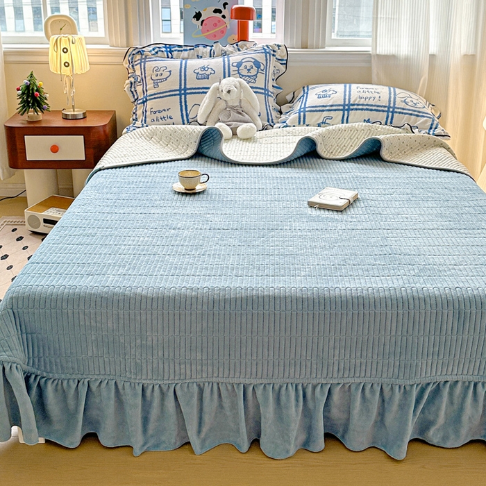 91家纺网 家纺一手货源 找家纺 简一 2025新款牛奶绒花边床盖四件套 派队乐园