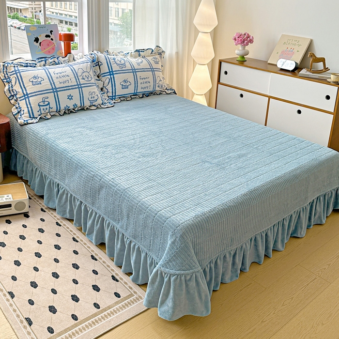 91家纺网 家纺一手货源 找家纺 简一 2025新款牛奶绒花边床盖四件套 派队乐园