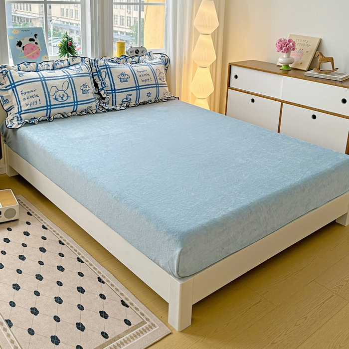 91家纺网 家纺一手货源 找家纺 简一 2025新款牛奶绒花边床盖四件套 派队乐园