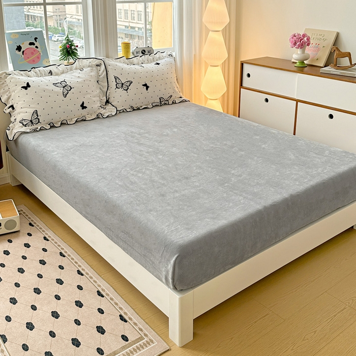 91家纺网 家纺一手货源 找家纺 简一 2025新款牛奶绒花边床盖四件套 水墨蝴蝶