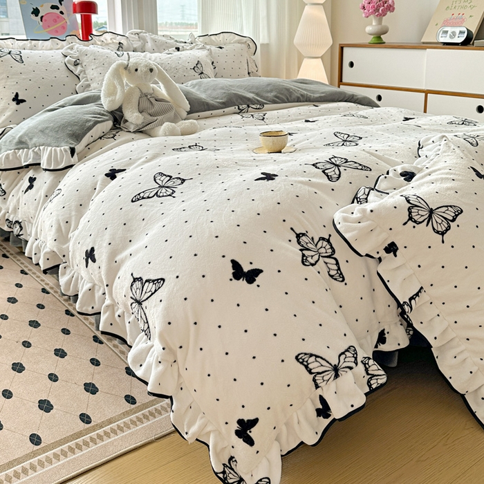 91家纺网 家纺一手货源 找家纺 简一 2025新款牛奶绒花边床盖四件套 水墨蝴蝶