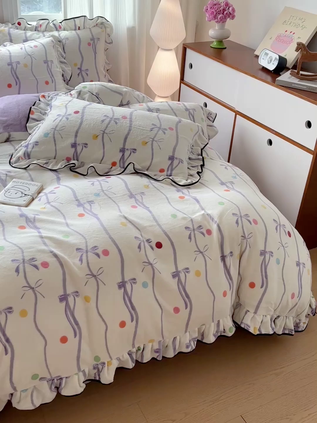 91家纺网 家纺一手货源 找家纺 简一 2025新款牛奶绒花边床盖四件套 梦幻蝴蝶结