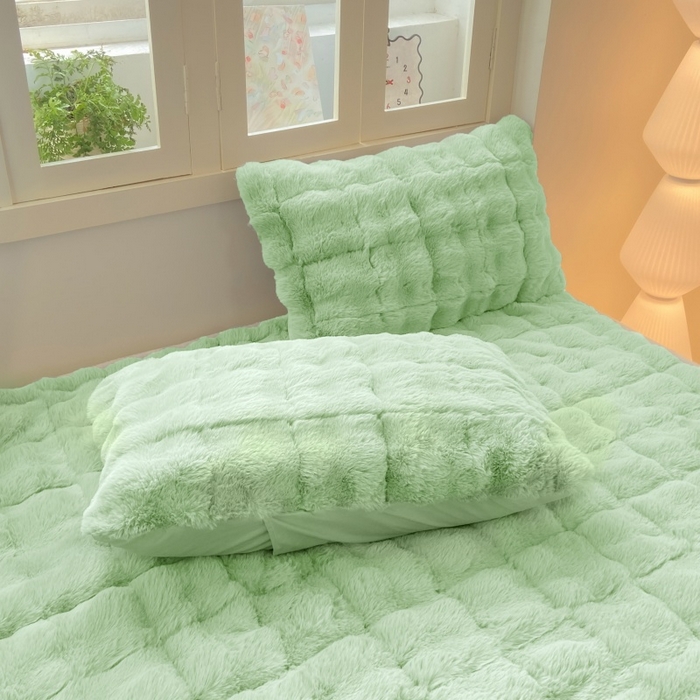 91家纺网 家纺一手货源 找家纺 麒东家纺 2025年新款兔毛绒泡泡绒夹棉床垫 绿色