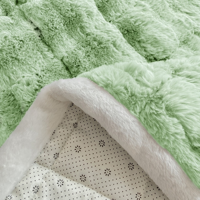 91家纺网 家纺一手货源 找家纺 麒东家纺 2025年新款兔毛绒泡泡绒夹棉床垫 绿色