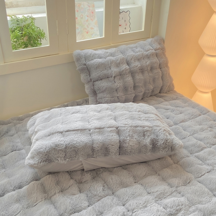 91家纺网 家纺一手货源 找家纺 麒东家纺 2025年新款兔毛绒泡泡绒夹棉床垫 浅灰