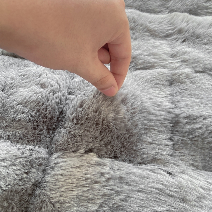 91家纺网 家纺一手货源 找家纺 麒东家纺 2025年新款兔毛绒泡泡绒夹棉床垫 浅灰