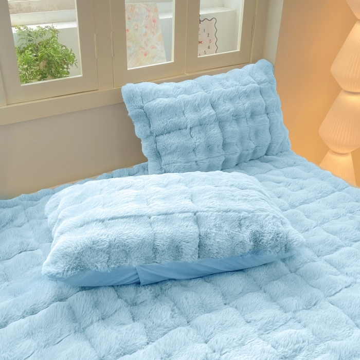 91家纺网 家纺一手货源 找家纺 麒东家纺 2025年新款兔毛绒泡泡绒夹棉床垫 天蓝