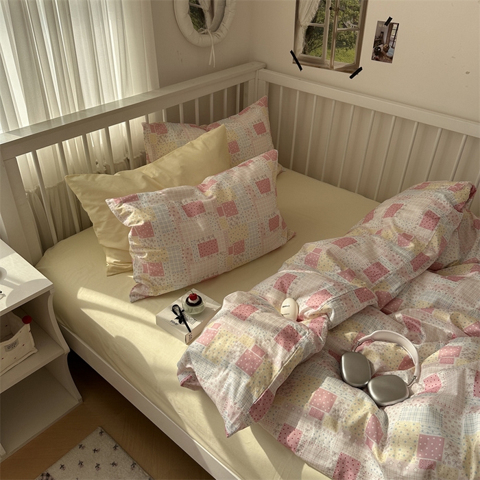 91家纺网 家纺一手货源 找家纺 尺素 2025新款纯棉卡通ins风四件套可爱少女风全棉被套纯色1.8床笠加大床单学生1.2三件套 格调粉--奶黄