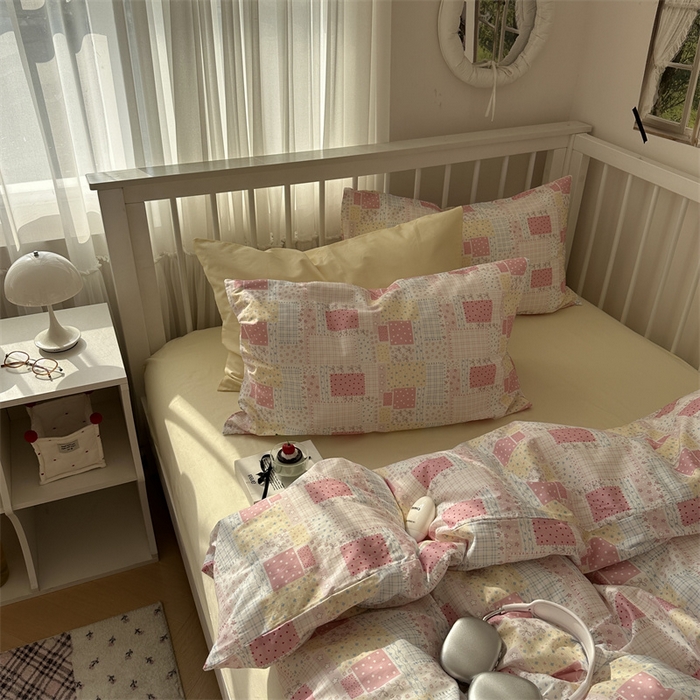 91家纺网 家纺一手货源 找家纺 尺素 2025新款纯棉卡通ins风四件套可爱少女风全棉被套纯色1.8床笠加大床单学生1.2三件套 格调粉--奶黄