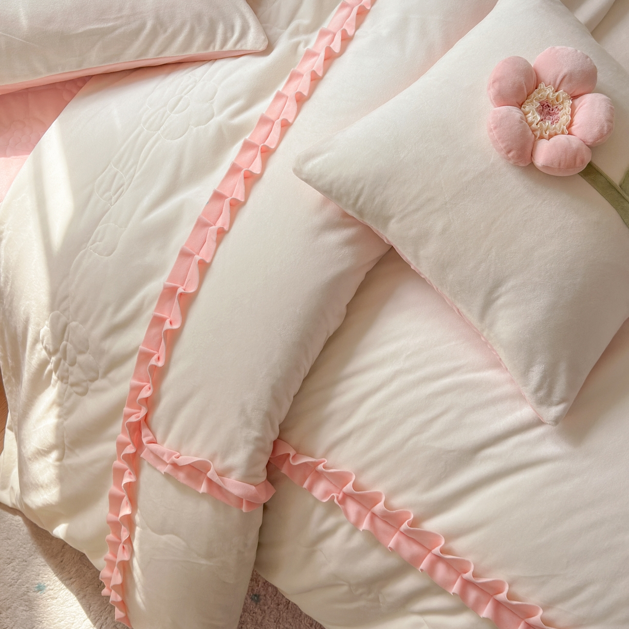 91家纺网 家纺一手货源 找家纺 淑女公社家纺 2025秋冬新款韩国绒多功能被套床盖款四件套-向阳花 向阳花 粉