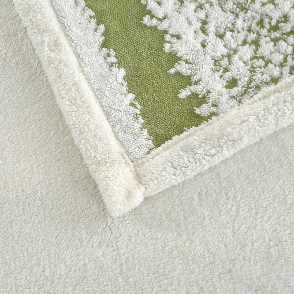 91家纺网 家纺一手货源 找家纺 巴木赫 2025新款渐变色阳离子双层羊羔绒毯子毛毯 渐变茶绿