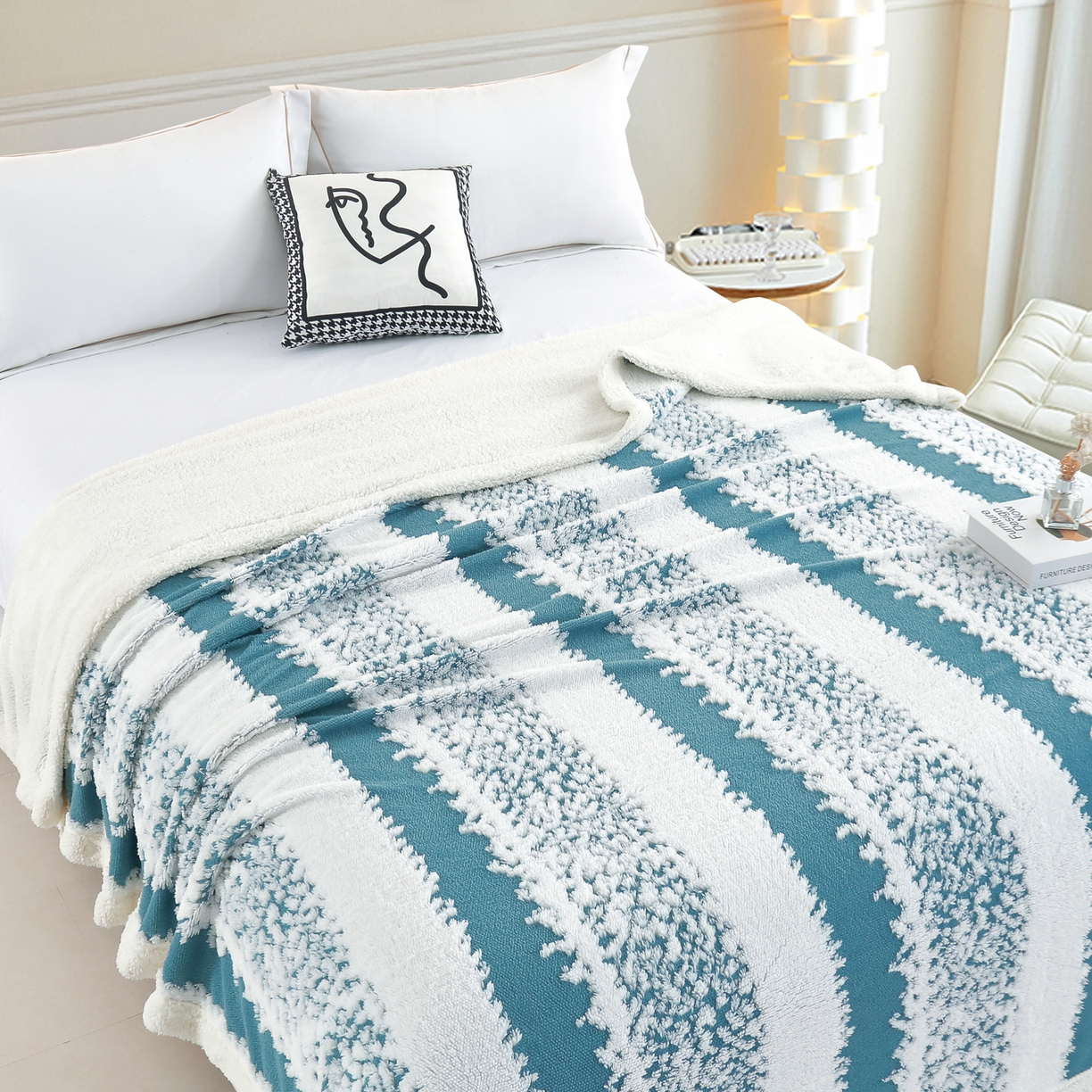 91家纺网 家纺一手货源 找家纺 巴木赫 2025新款渐变色阳离子双层羊羔绒毯子毛毯 渐变孔雀蓝