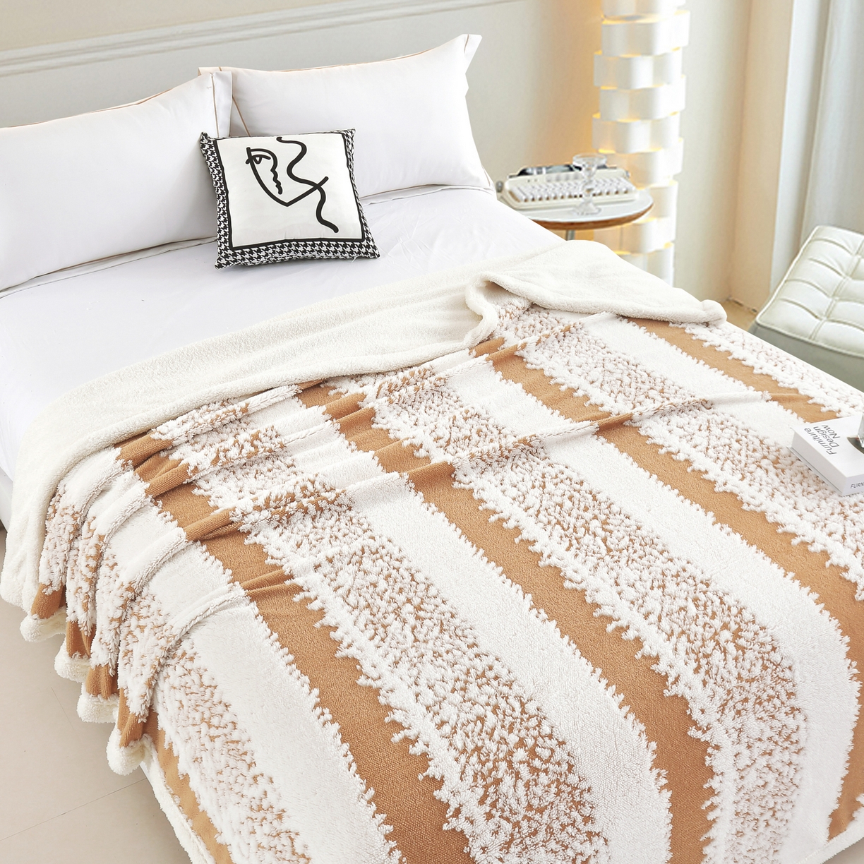 91家纺网 家纺一手货源 找家纺 巴木赫 2025新款渐变色阳离子双层羊羔绒毯子毛毯 渐变驼色