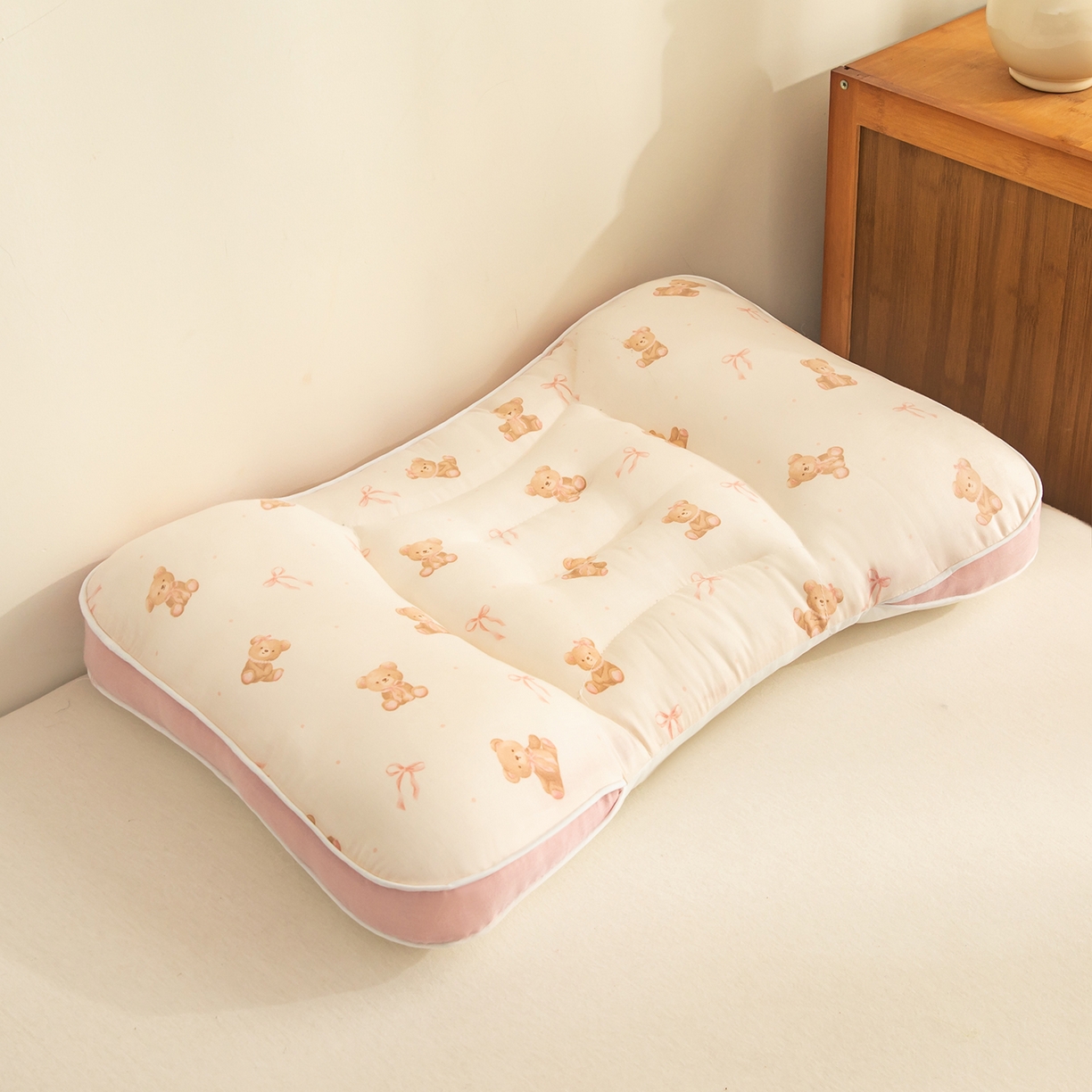 91家纺网 家纺一手货源 找家纺 贵夫人 2025新款卡通纯棉分区护脊枕枕头枕芯 小熊甜心30*50一对