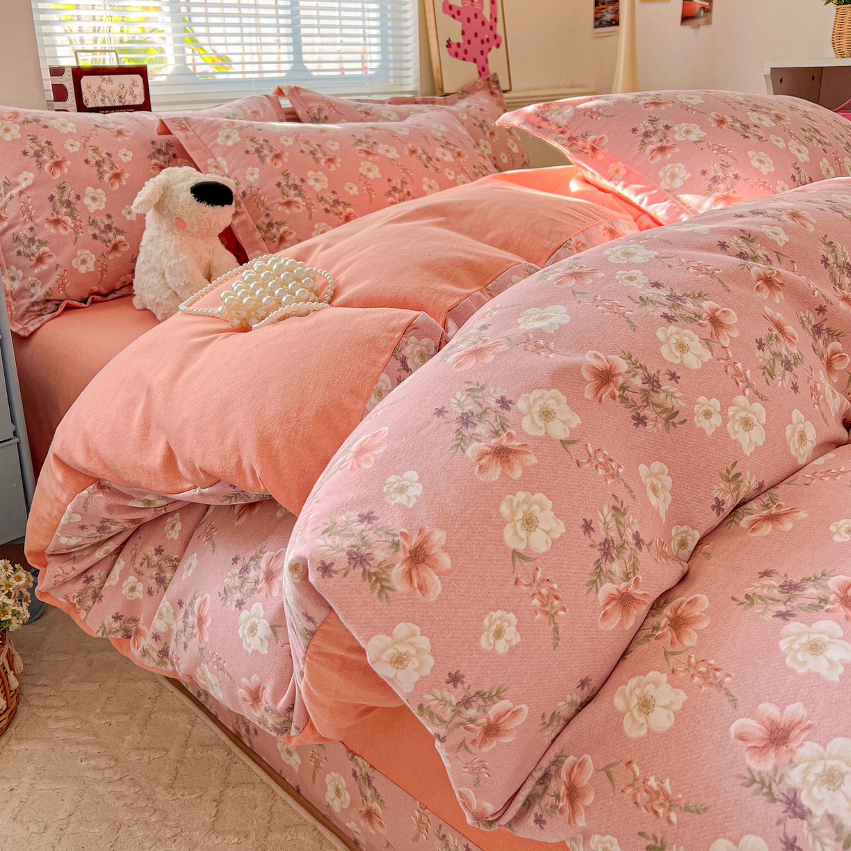 91家纺网 家纺一手货源 找家纺 暖芯优选 2025新款小清新印花全棉磨毛四件套 花蕊粉