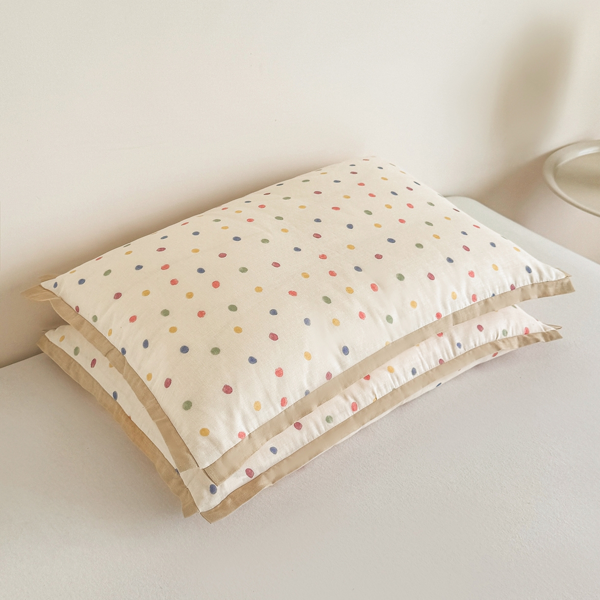 91家纺网 家纺一手货源 找家纺 贵夫人 2025新款卡通儿童100%纯棉花枕 枕头枕芯 彩虹糖豆学生一只