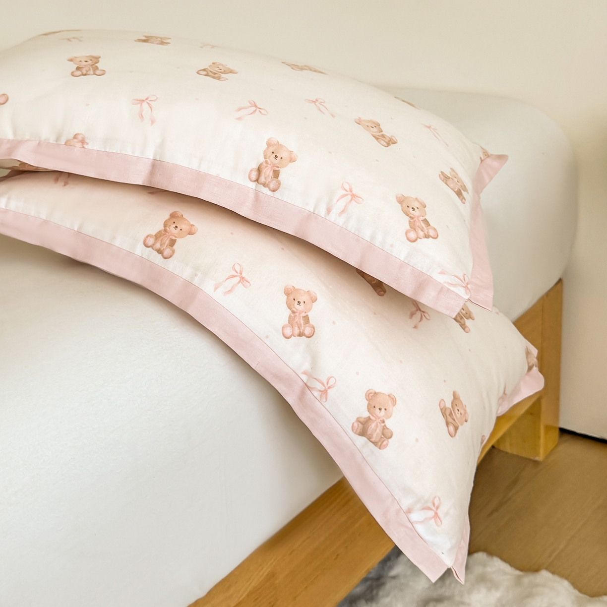 91家纺网 家纺一手货源 找家纺 贵夫人 2025新款卡通儿童100%纯棉花枕 枕头枕芯 小熊甜心学生一对