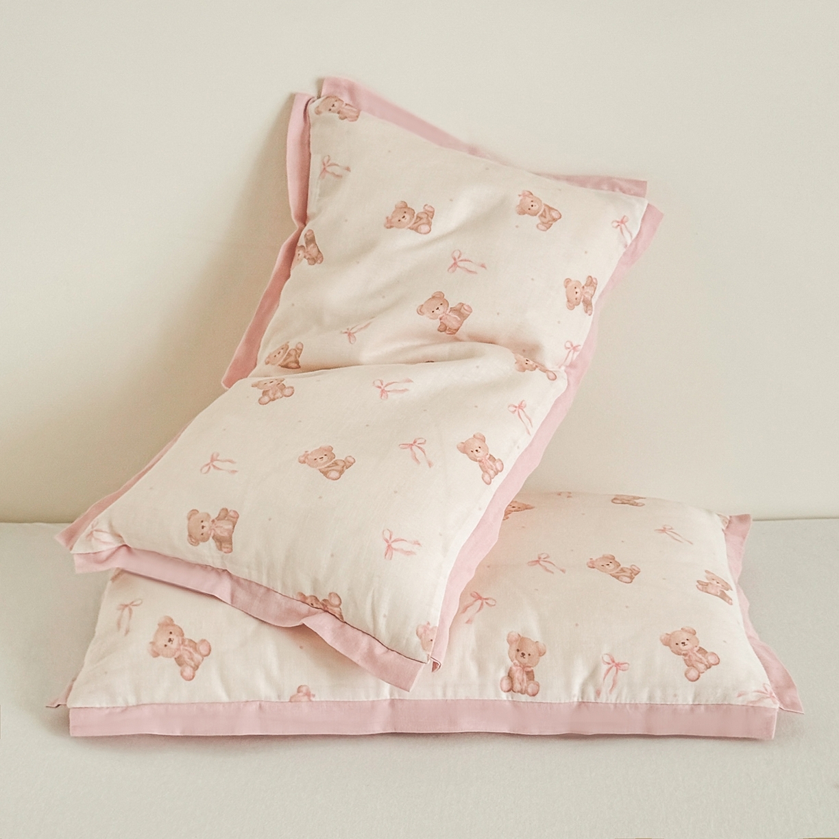 91家纺网 家纺一手货源 找家纺 贵夫人 2025新款卡通儿童100%纯棉花枕 枕头枕芯 小熊甜心学生一对