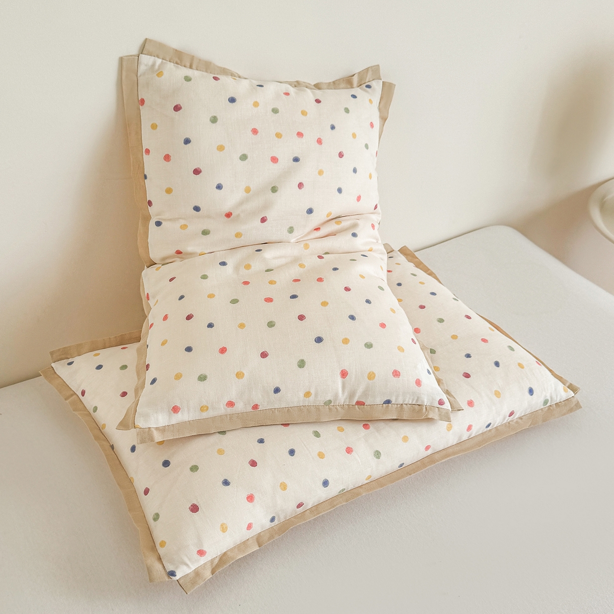 91家纺网 家纺一手货源 找家纺 贵夫人 2025新款卡通儿童100%纯棉花枕 枕头枕芯 彩虹糖豆儿童枕一只