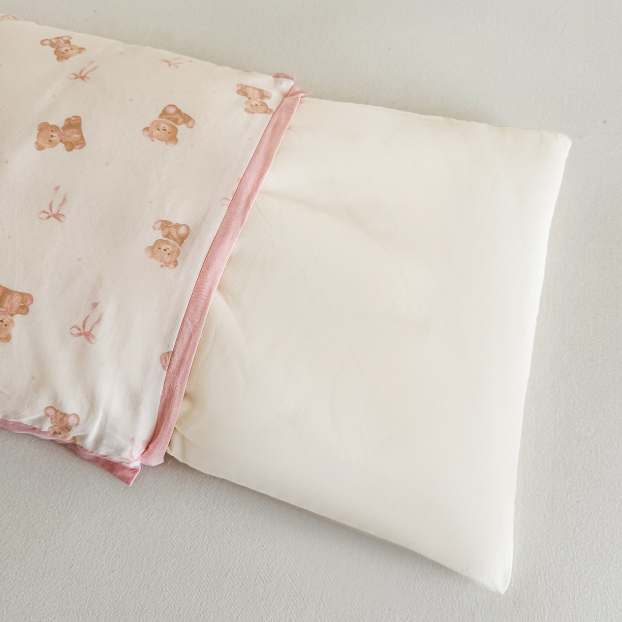 91家纺网 家纺一手货源 找家纺 贵夫人 2025新款卡通儿童100%纯棉花枕 枕头枕芯 小熊甜心学生一只