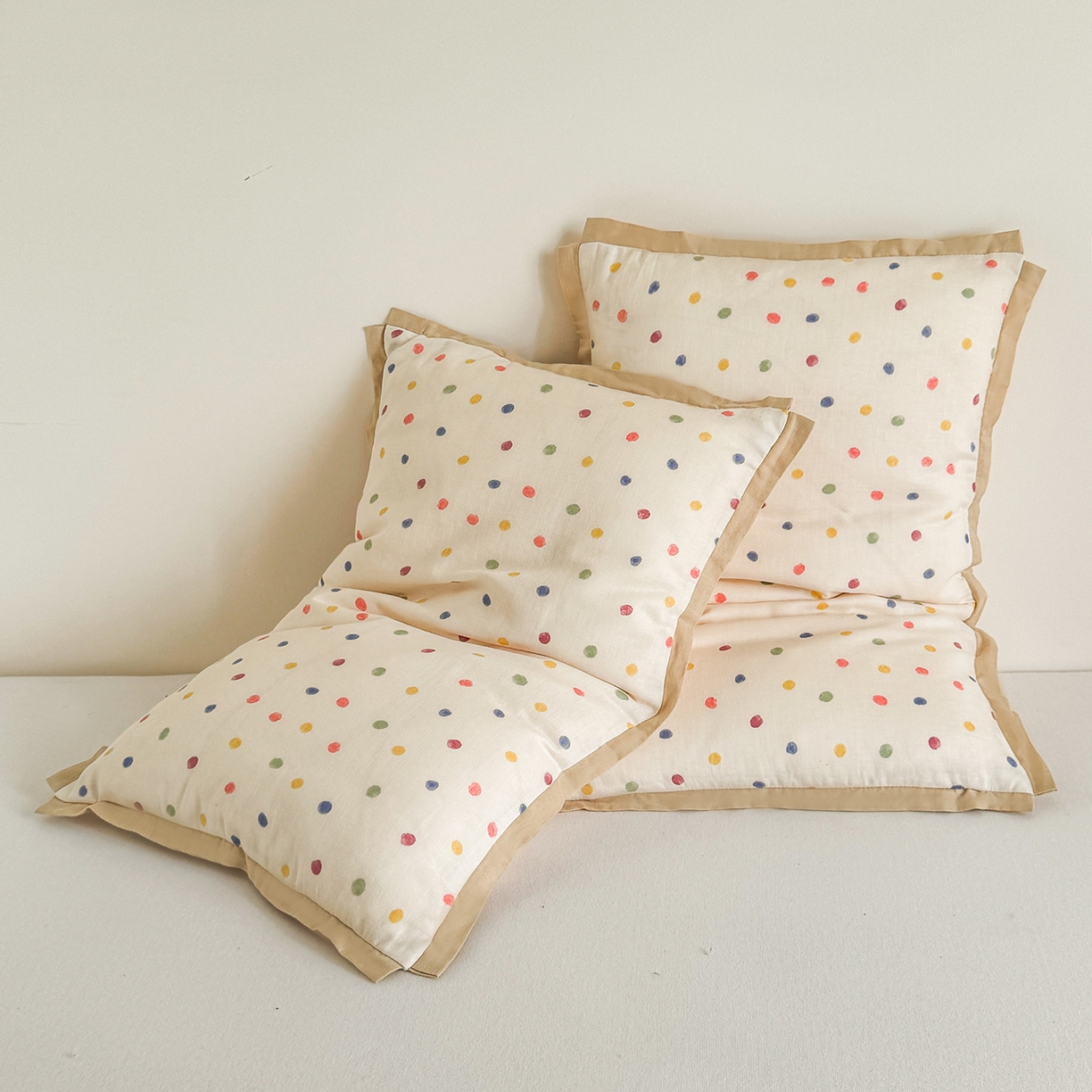 91家纺网 家纺一手货源 找家纺 贵夫人 2025新款卡通儿童100%纯棉花枕 枕头枕芯 彩虹糖豆学生一只