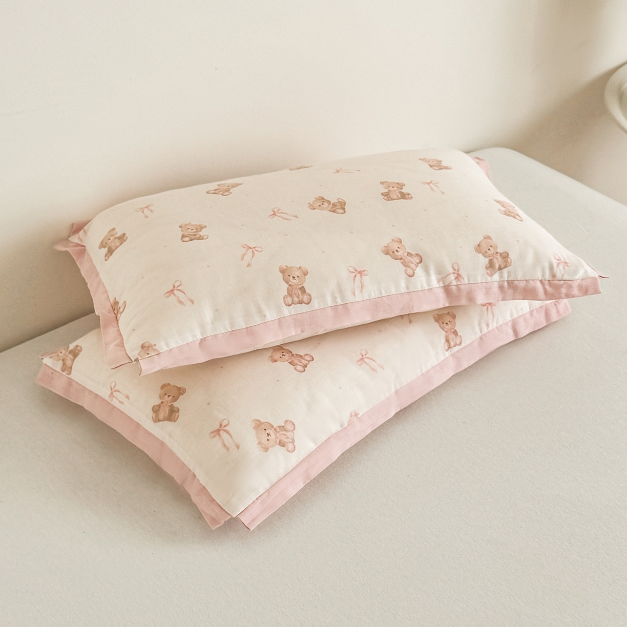 91家纺网 家纺一手货源 找家纺 贵夫人 2025新款卡通儿童100%纯棉花枕 枕头枕芯 小熊甜心儿童一对