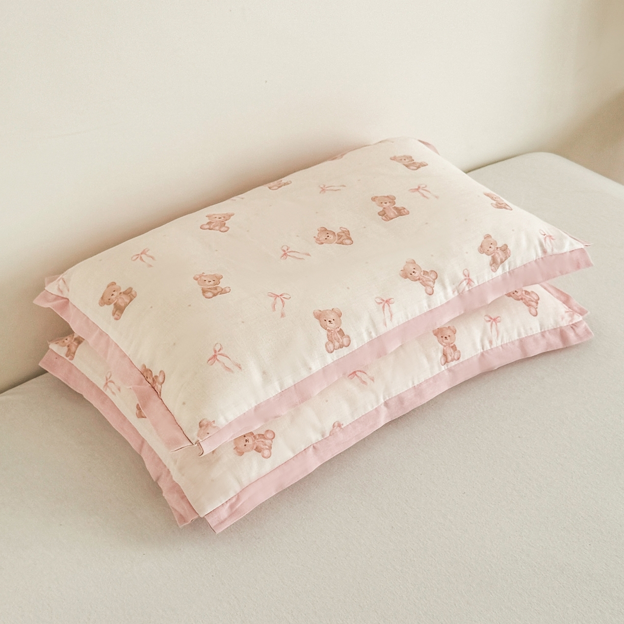 91家纺网 家纺一手货源 找家纺 贵夫人 2025新款卡通儿童100%纯棉花枕 枕头枕芯 小熊甜心学生一对